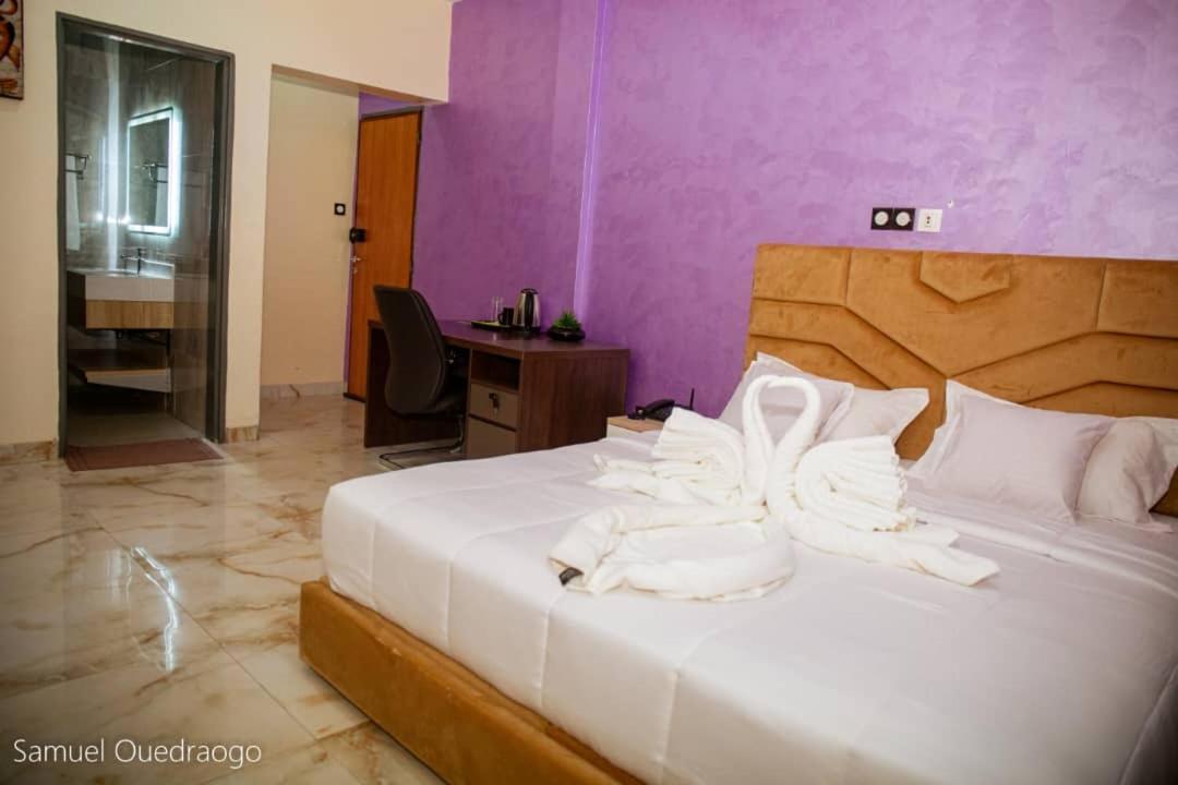 Complexe Hotelier And Ouagadougou Extérieur photo