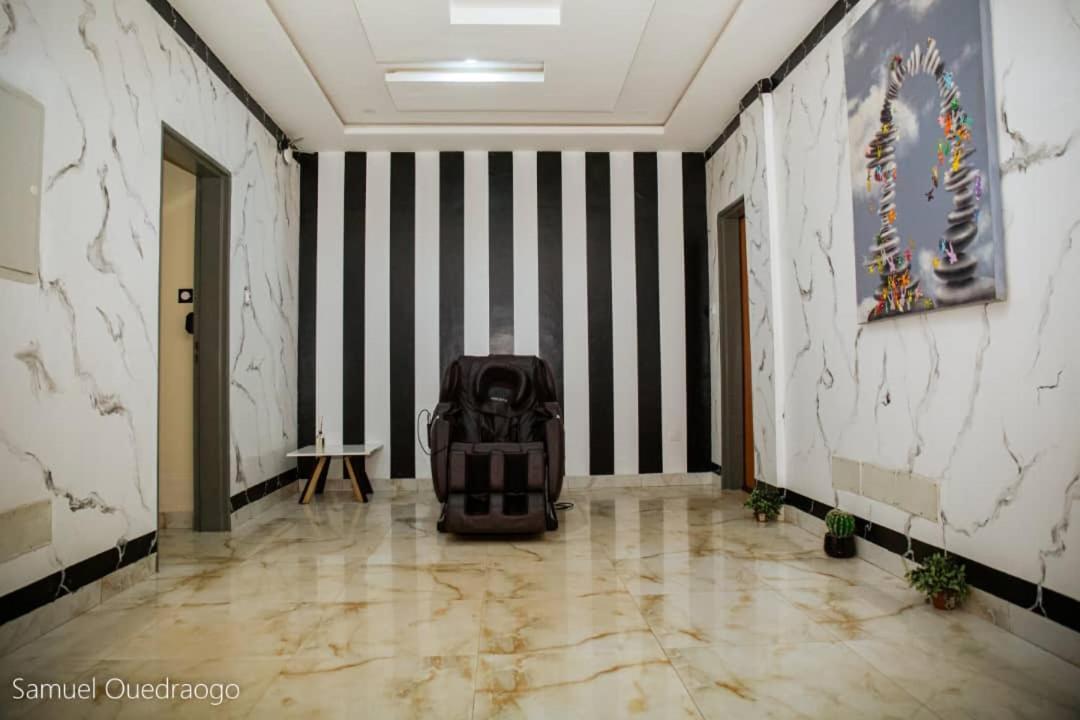 Complexe Hotelier And Ouagadougou Extérieur photo