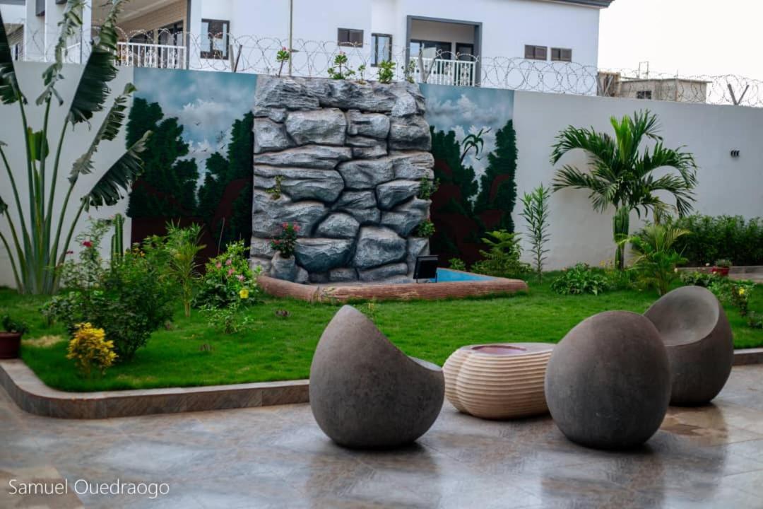 Complexe Hotelier And Ouagadougou Extérieur photo