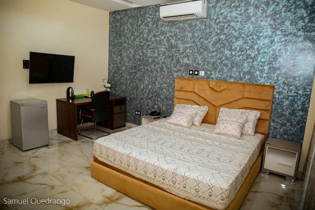 Complexe Hotelier And Ouagadougou Extérieur photo